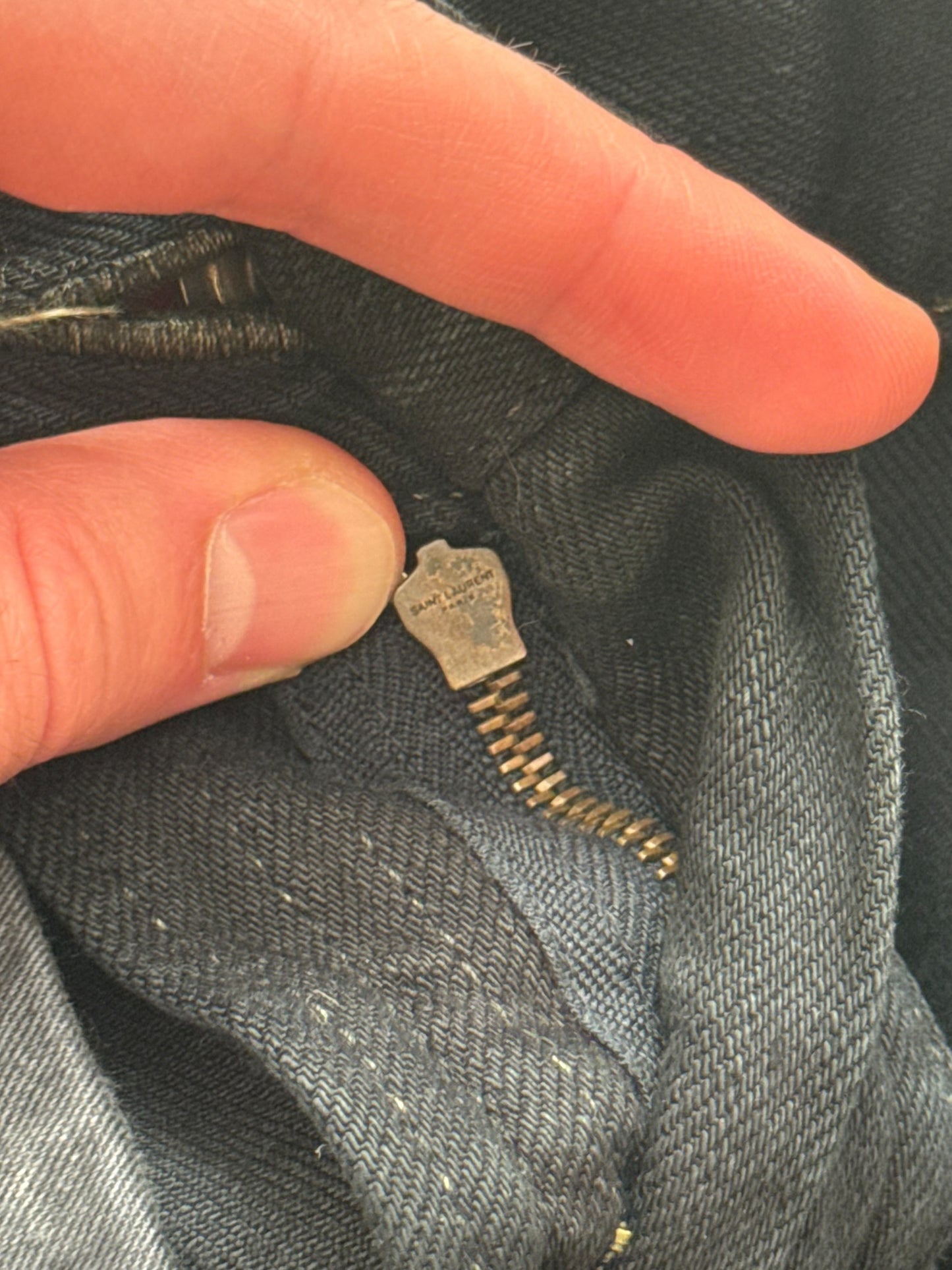 D01 Oil Spill Denim Black