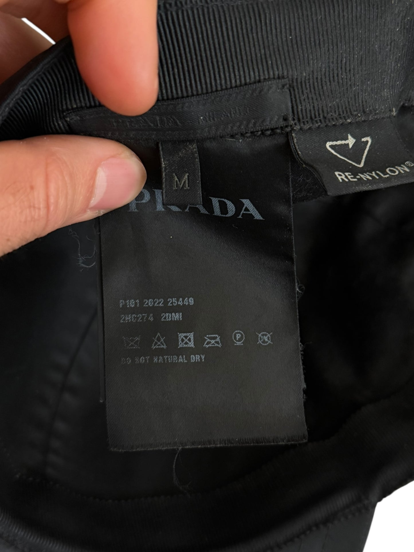 Badge Re-Nylon Black Cap