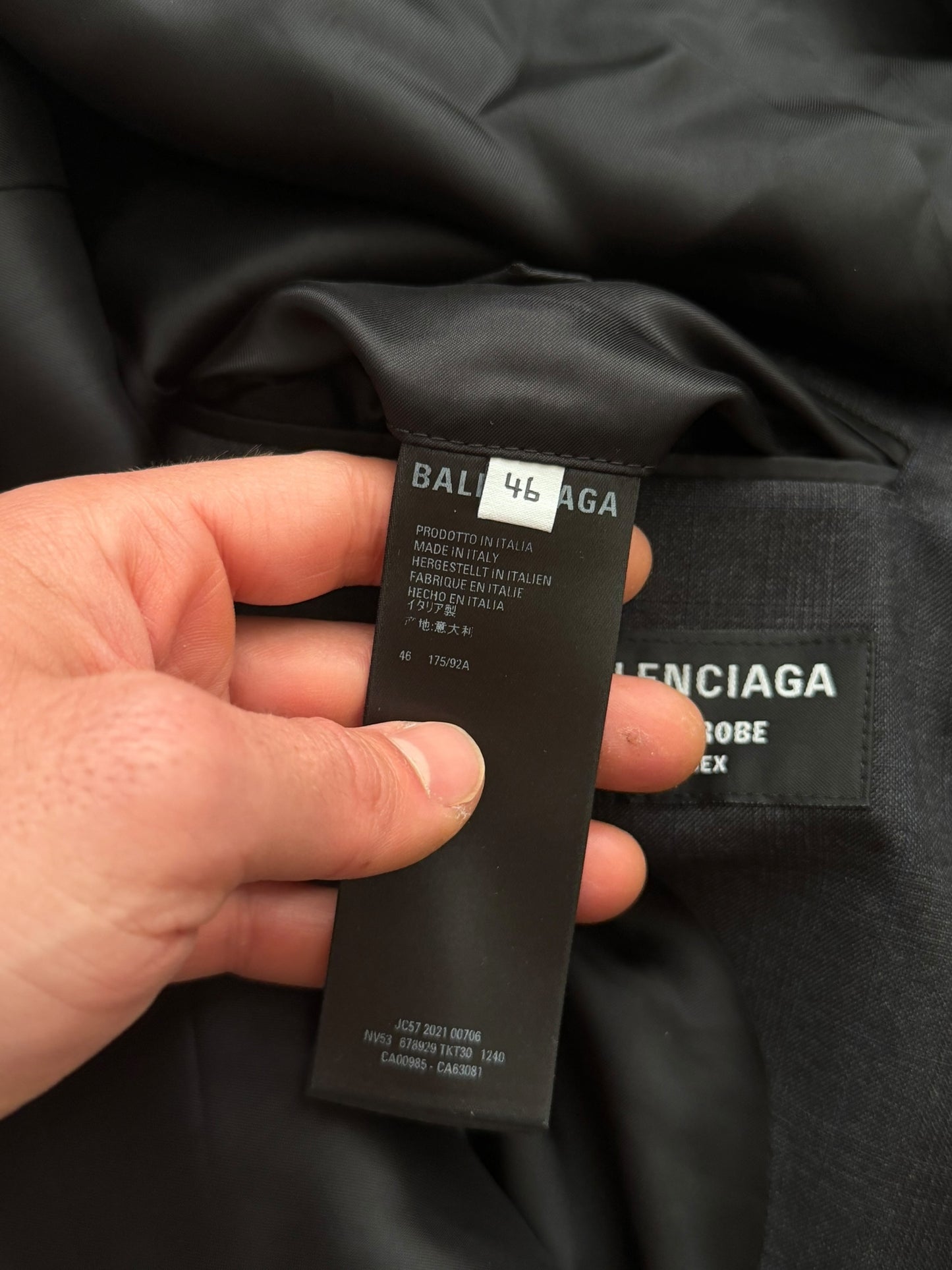 Apparel Rentals Light Suit Set