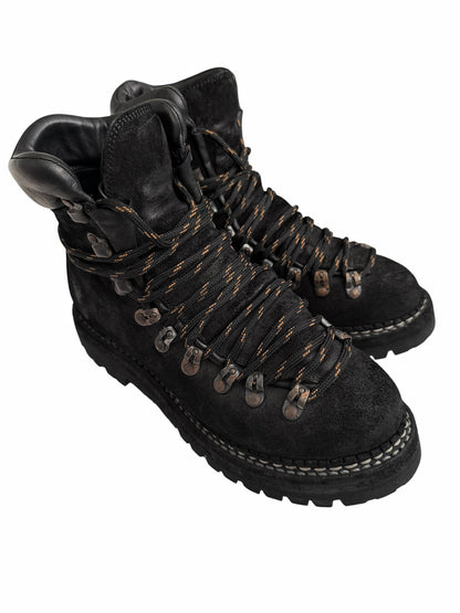 19 Rugged Hiking Mountain Reverse Leather Boot