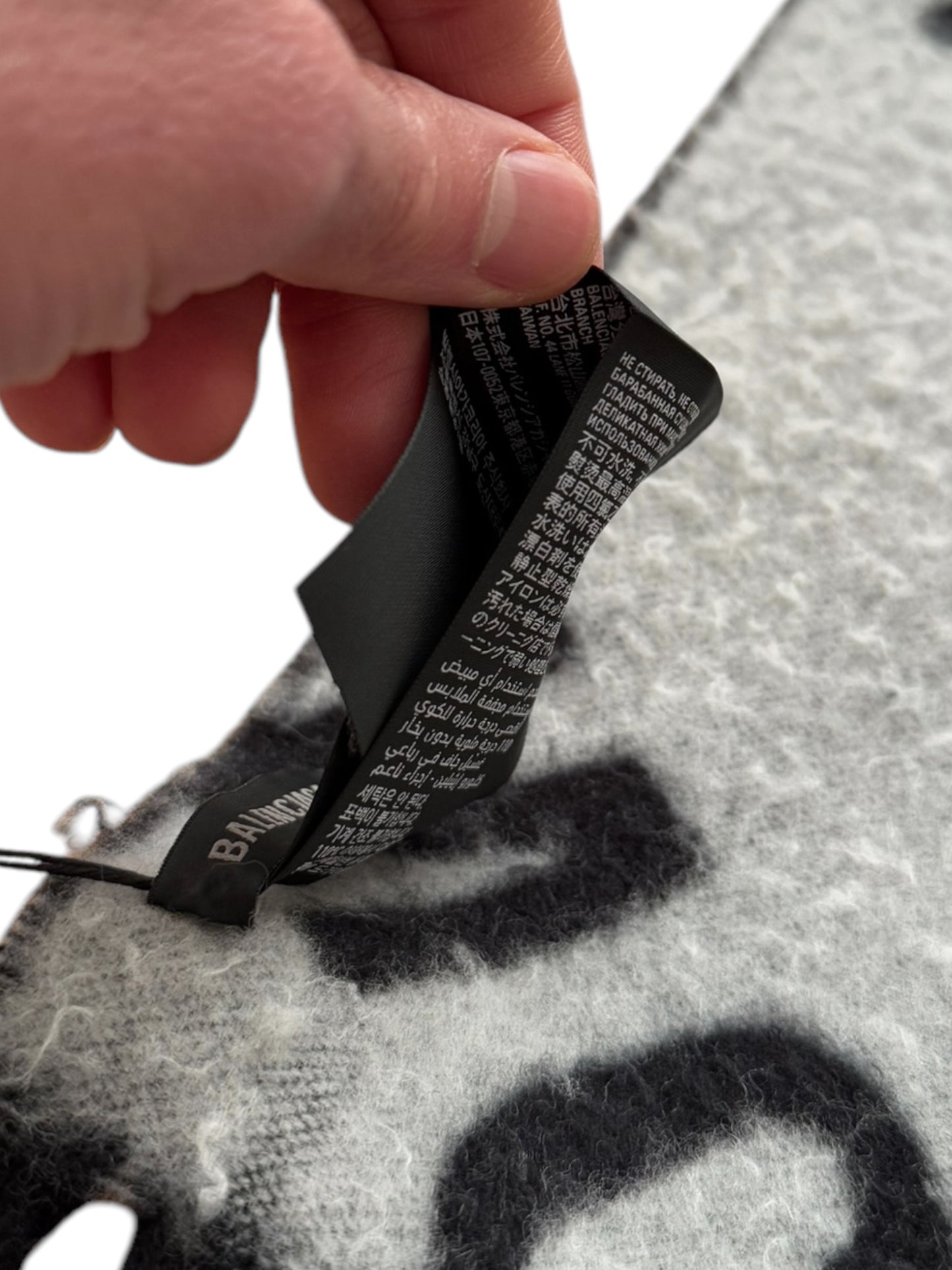 Giant Wool Allover Scarf