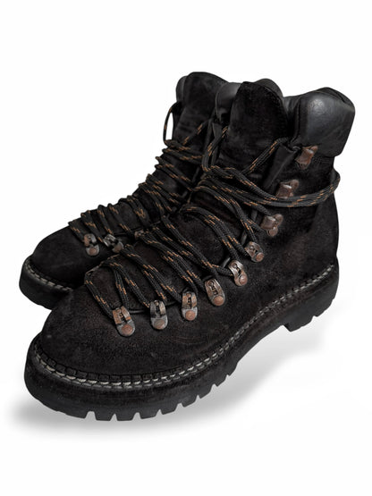 19 Rugged Hiking Mountain Reverse Leather Boot