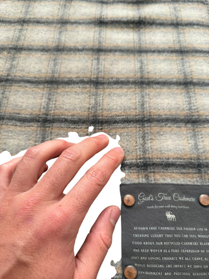 Recycled Cashmere Giant Blanket