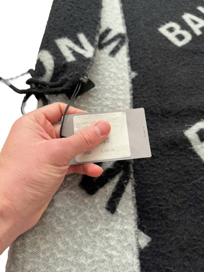 Giant Wool Allover Scarf