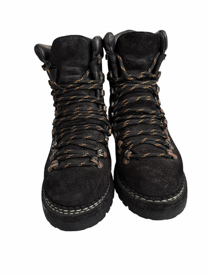 19 Rugged Hiking Mountain Reverse Leather Boot