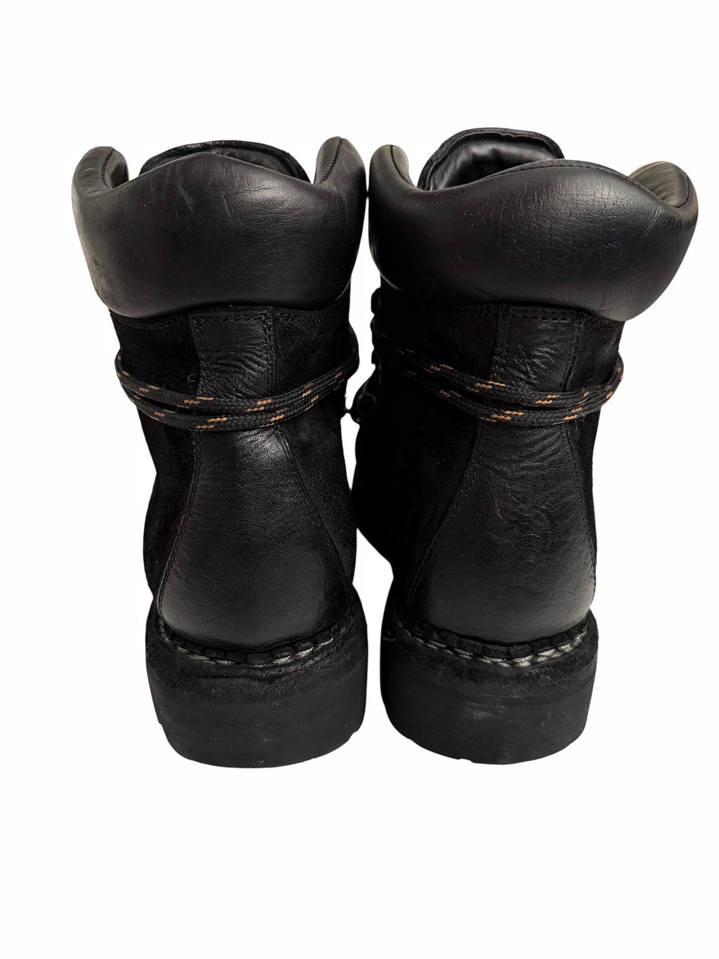 19 Rugged Hiking Mountain Reverse Leather Boot