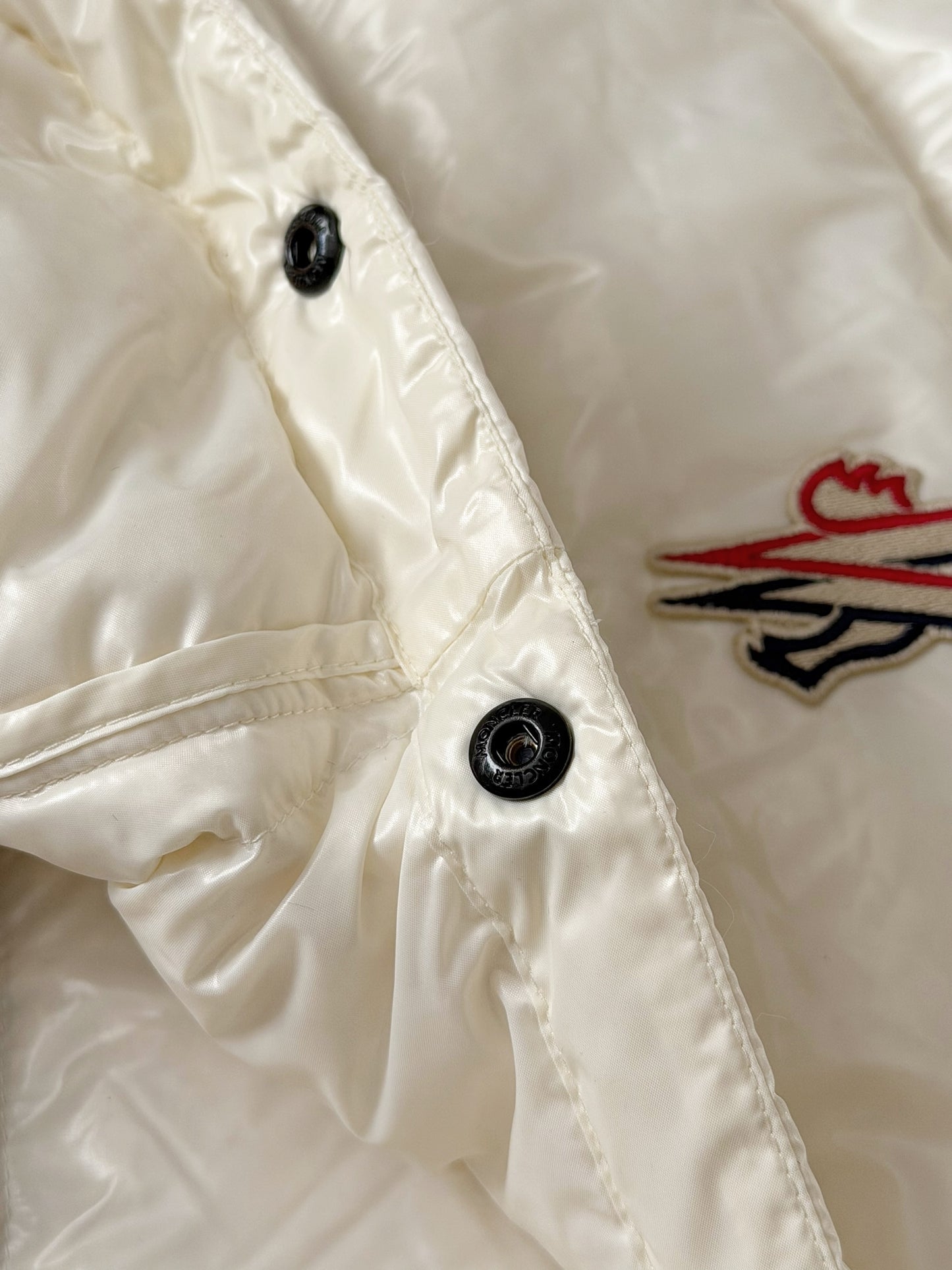 Grenoble Down White Cape