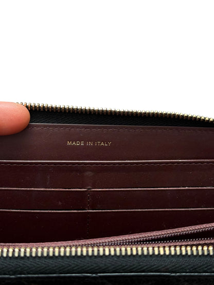 Caviar Pebble Grain Leather Zip Wallet