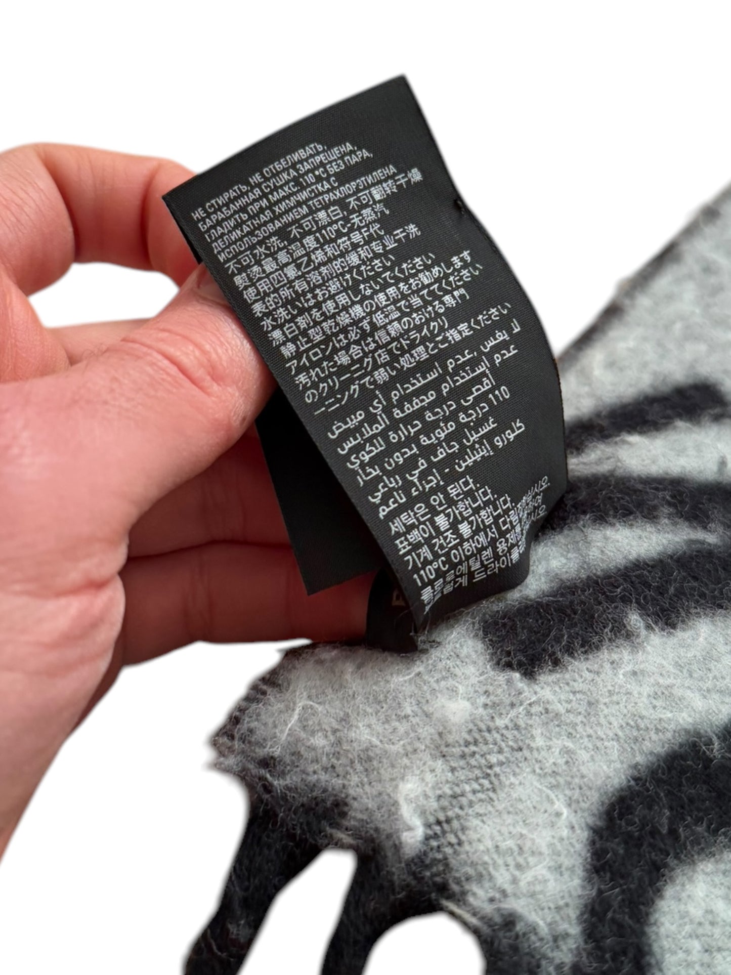 Giant Wool Allover Scarf