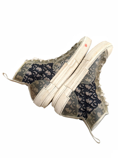 B23 Navy Hightop Sneaker