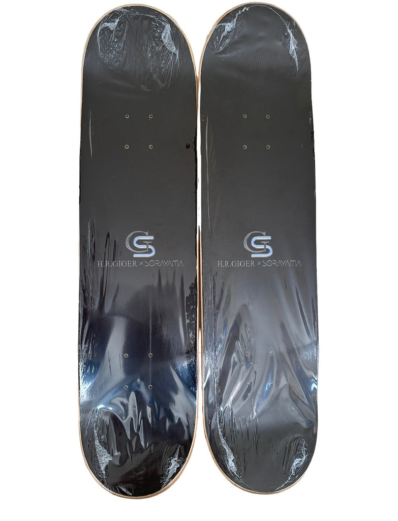 Hr best sale giger skateboard