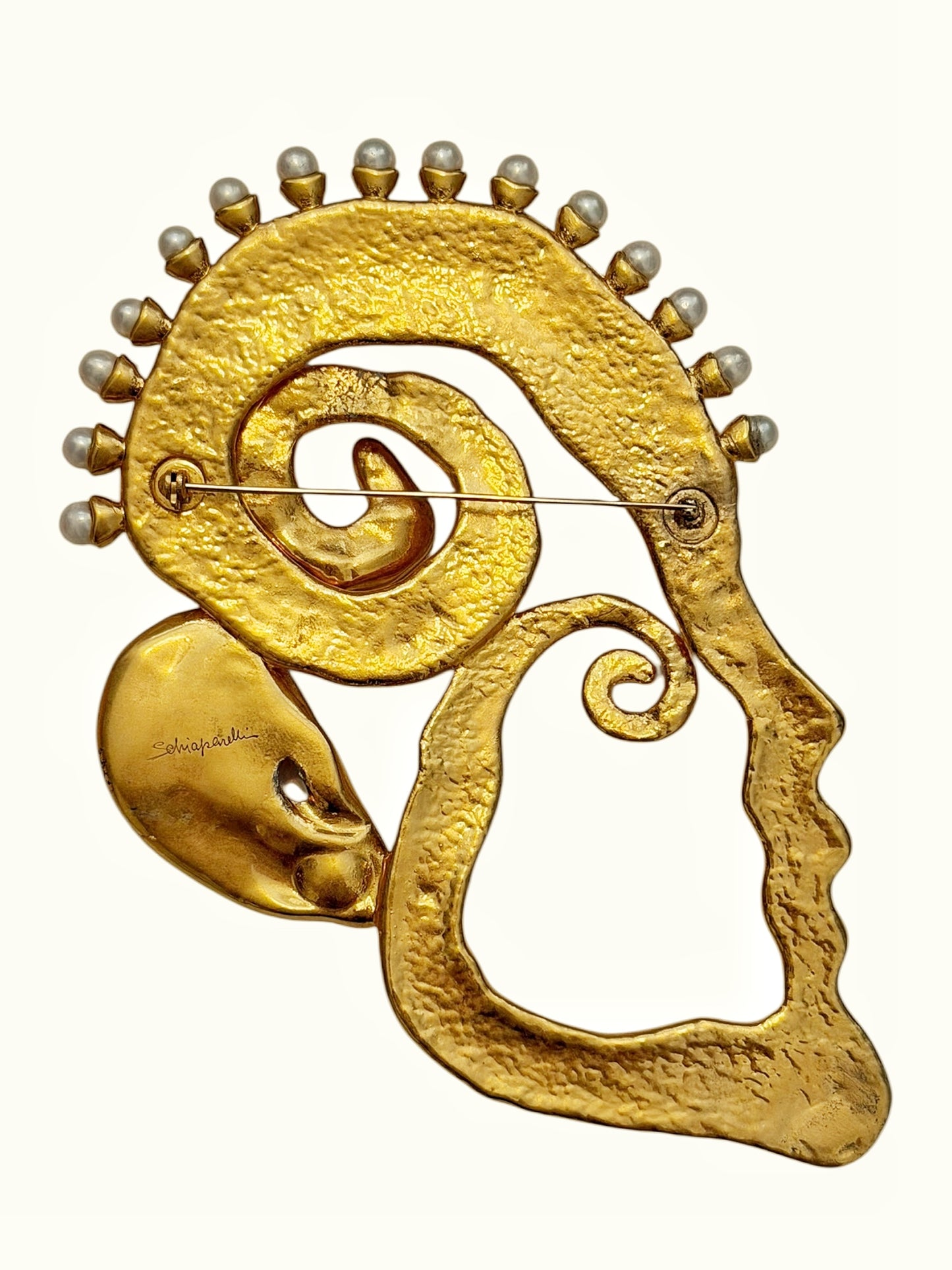 Snail Face Pearl Brooch