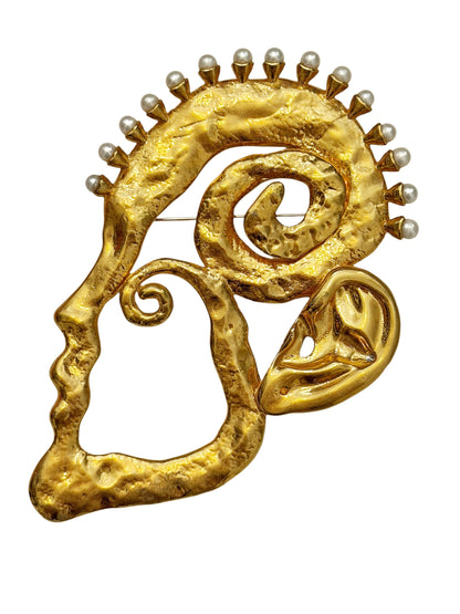 Snail Face Pearl Brooch