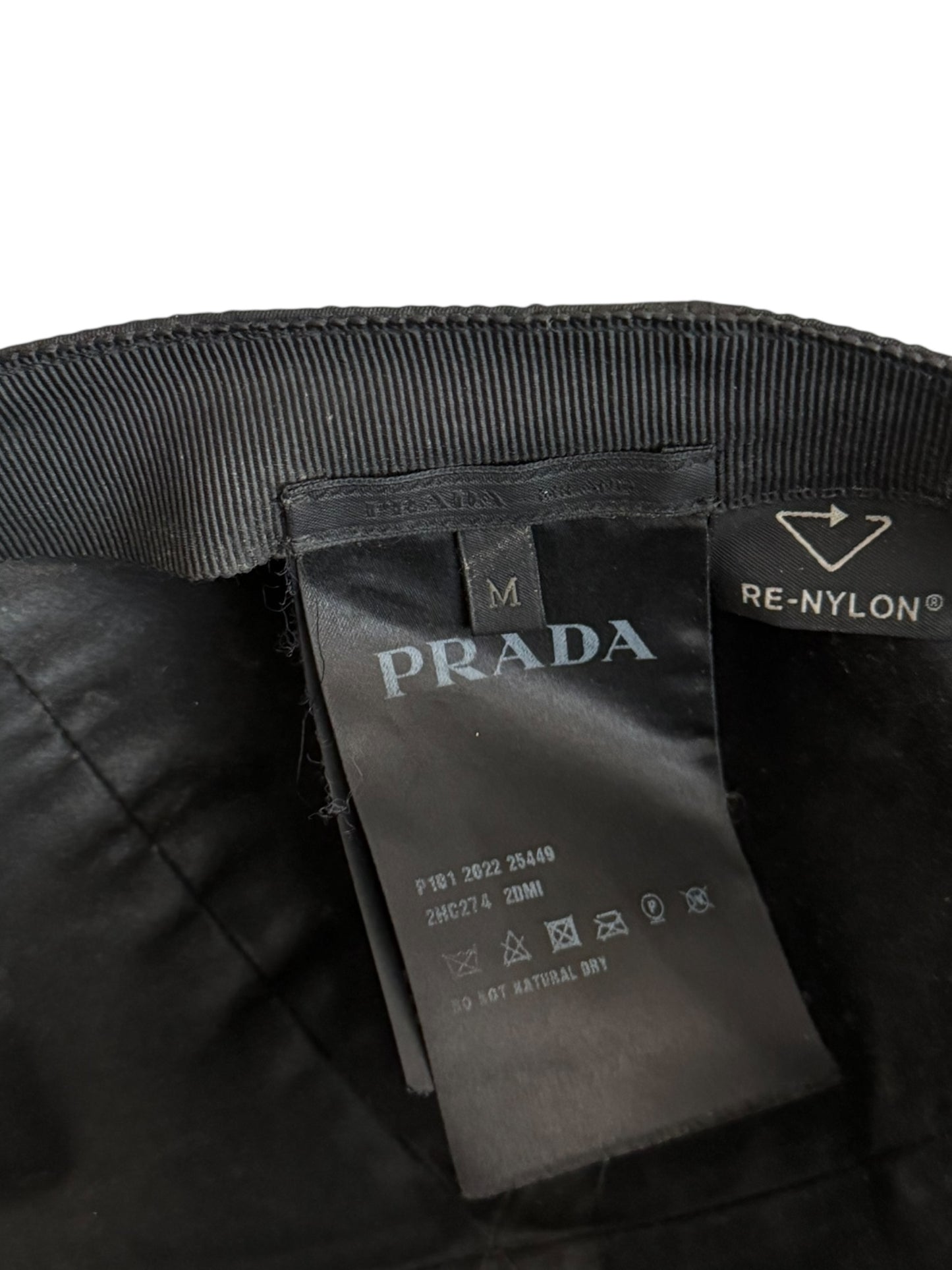 Badge Re-Nylon Black Cap