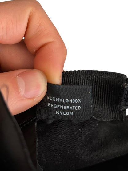 Badge Re-Nylon Black Cap