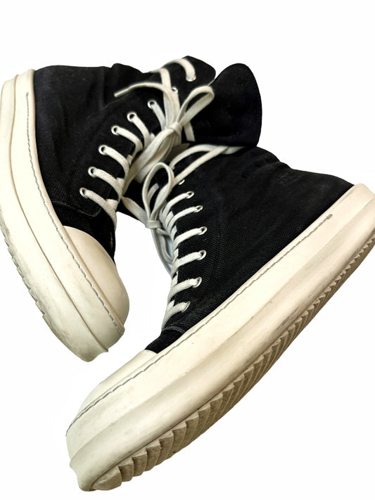 Classic Canvas Ramones