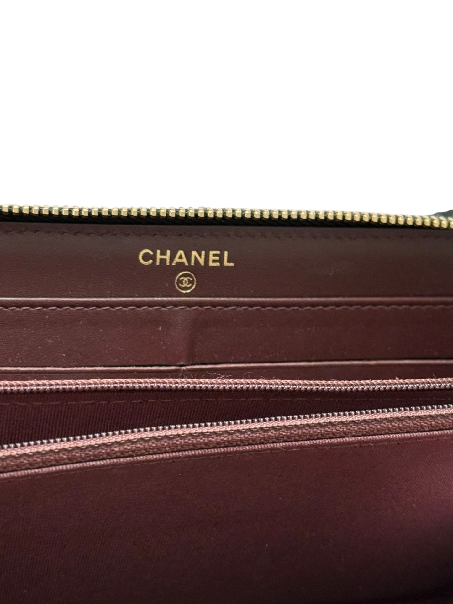 Caviar Pebble Grain Leather Zip Wallet