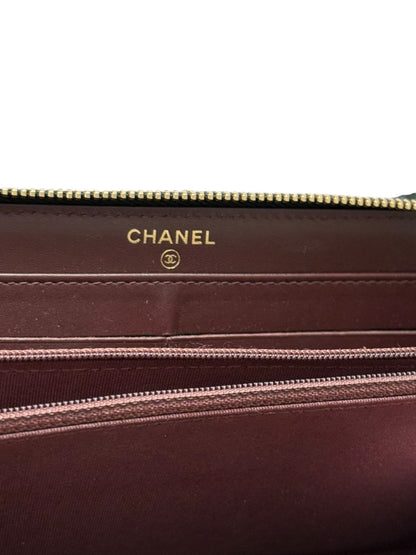 Caviar Pebble Grain Leather Zip Wallet