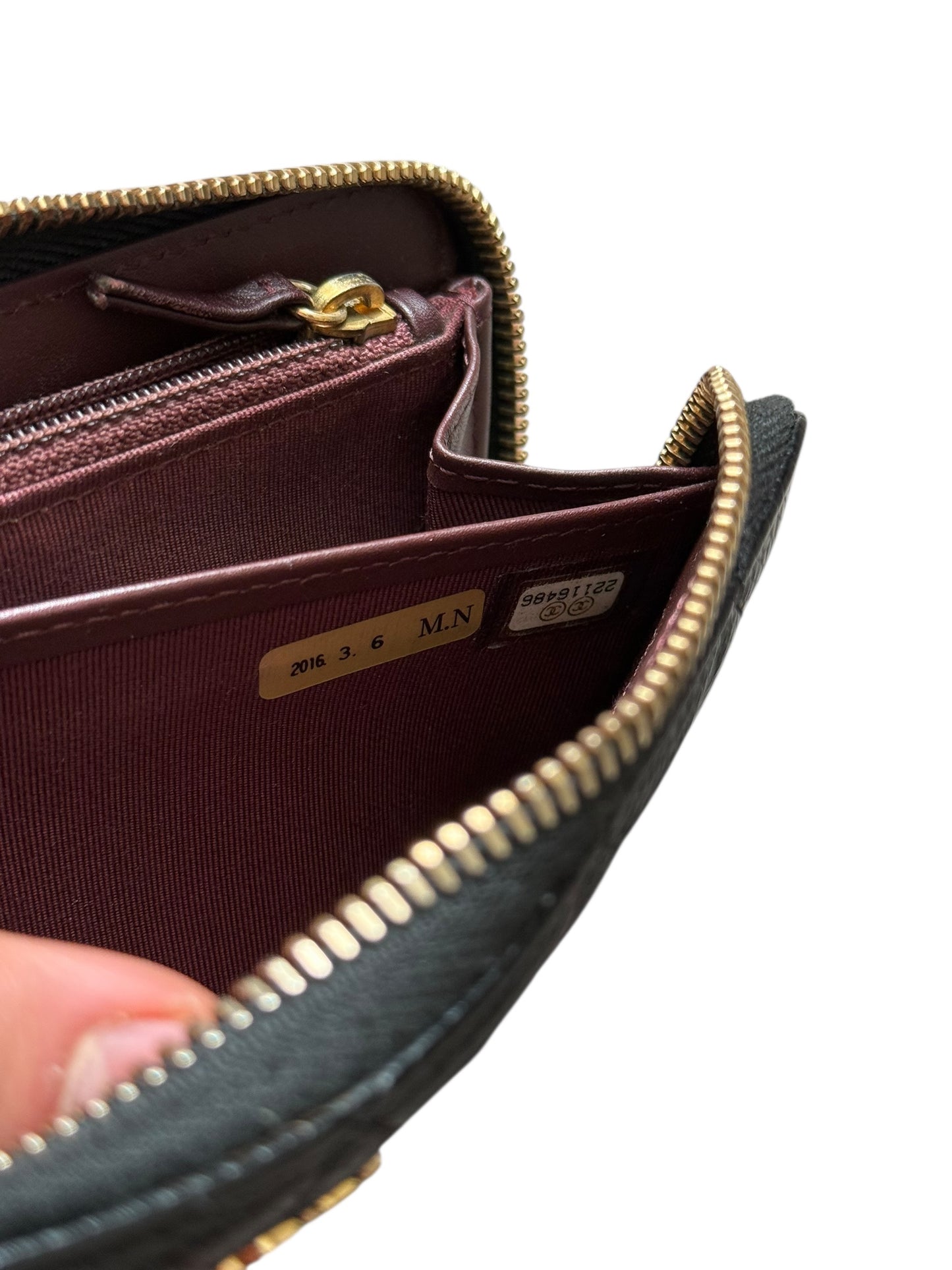 Caviar Pebble Grain Leather Zip Wallet