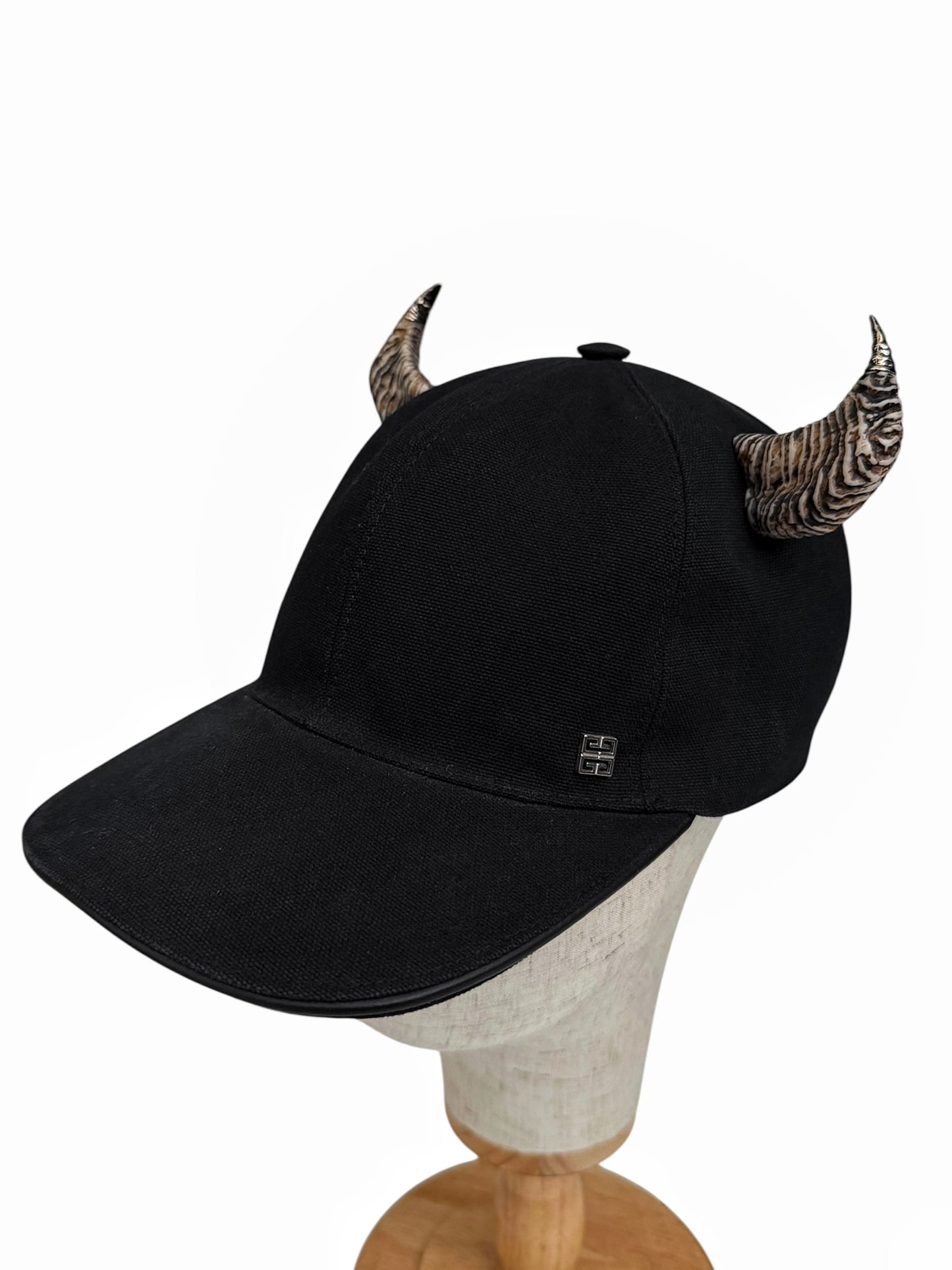 Runway 4G Horn Canvas Hat