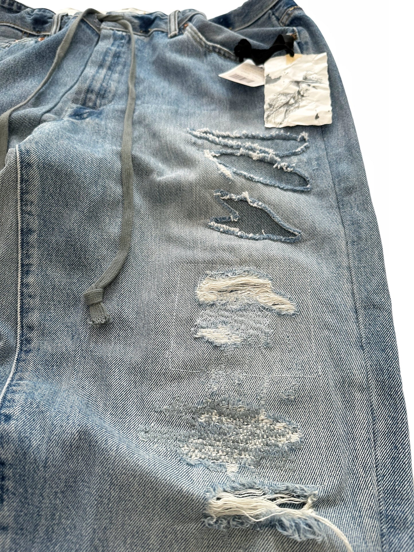 Sample Levi Boro Distressed 34 Lounge