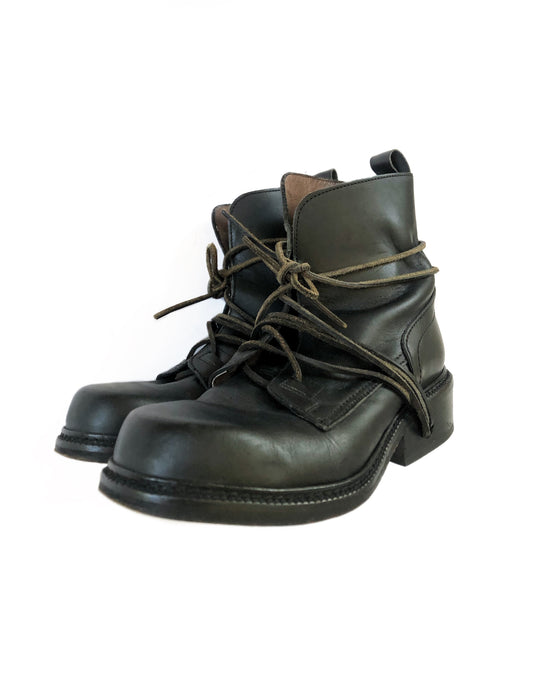 Thread Web Heel Boots