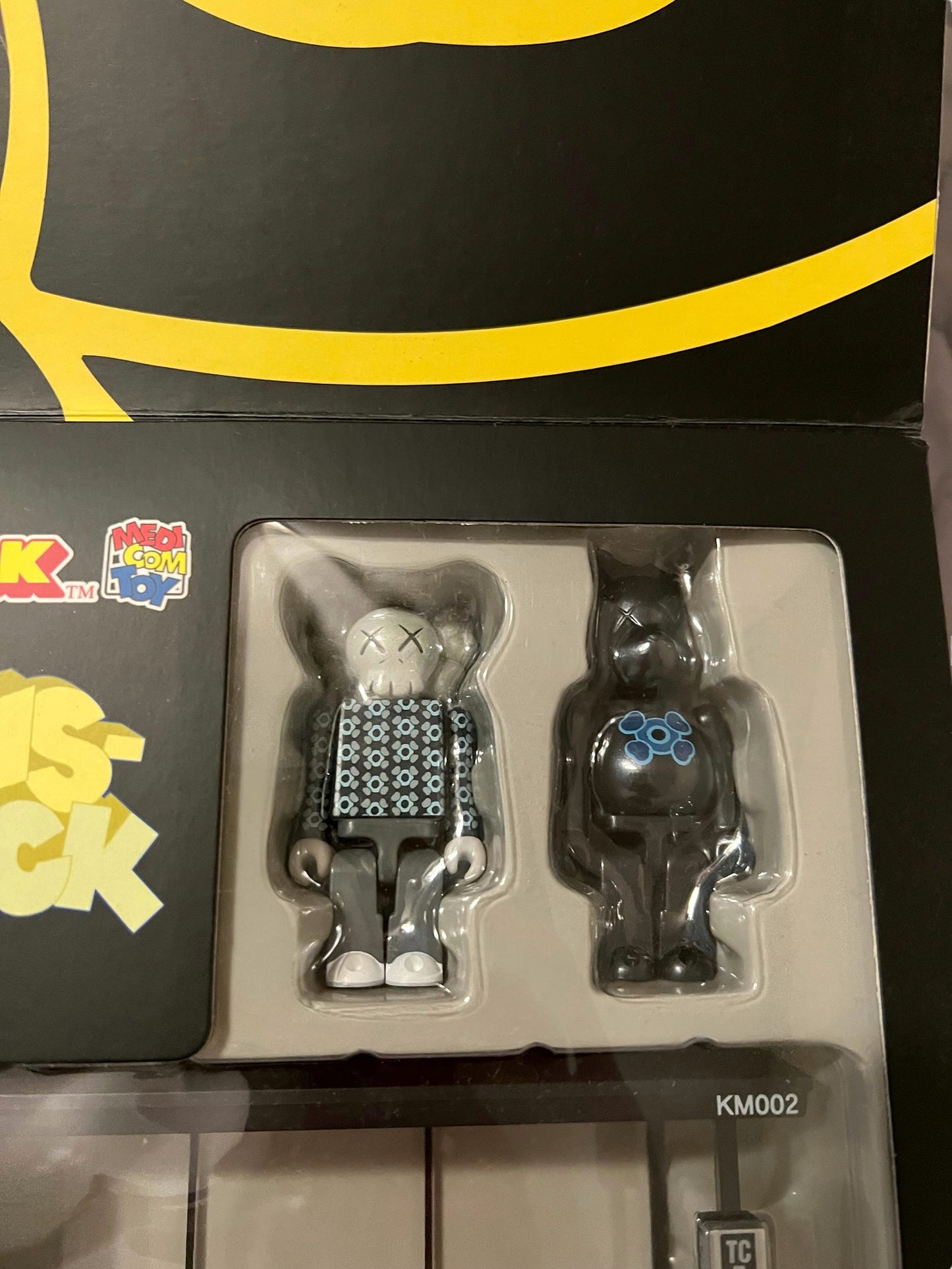 Kubrick x Kaws Bust Stop 2